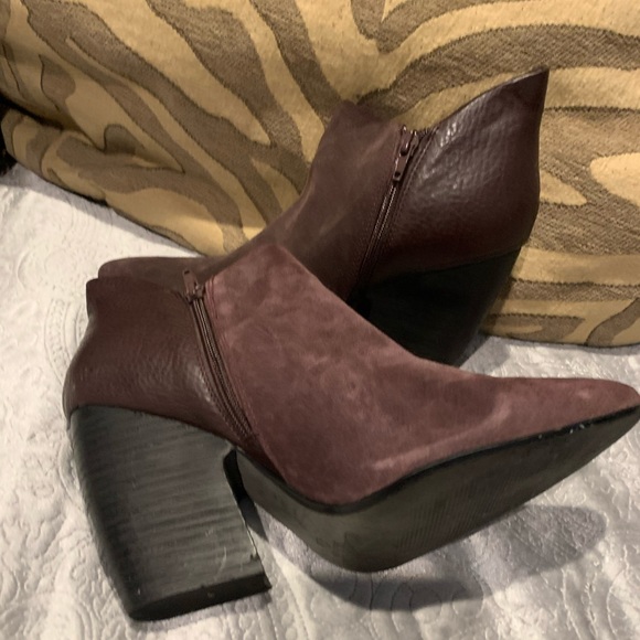 Gorgeous Plum Leather Ankle Boots - Picture 4 of 4